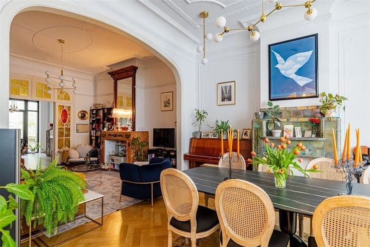 A splendid bourgeois house in the Beaux-Arts style, inspired