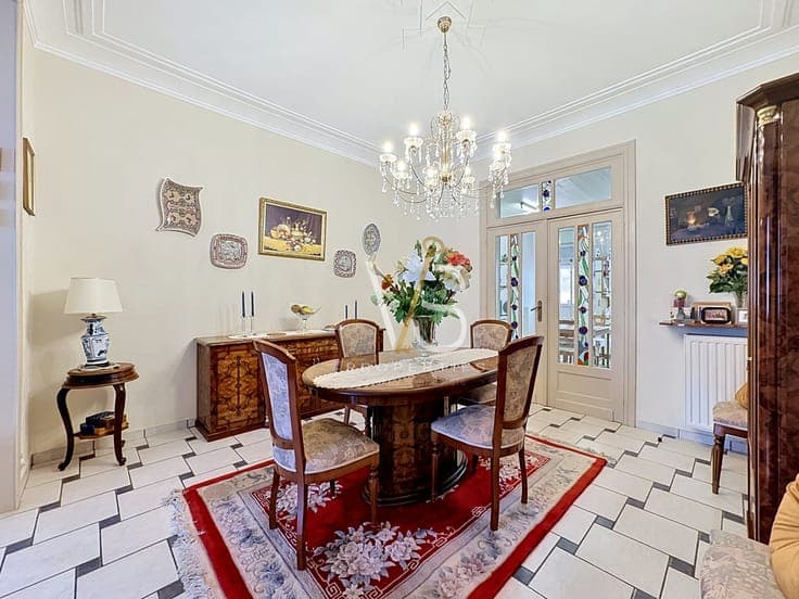 BEAUTIFUL MASTER HOUSE WITH 4 BEDROOMS, GARAGE AND GARDEN!