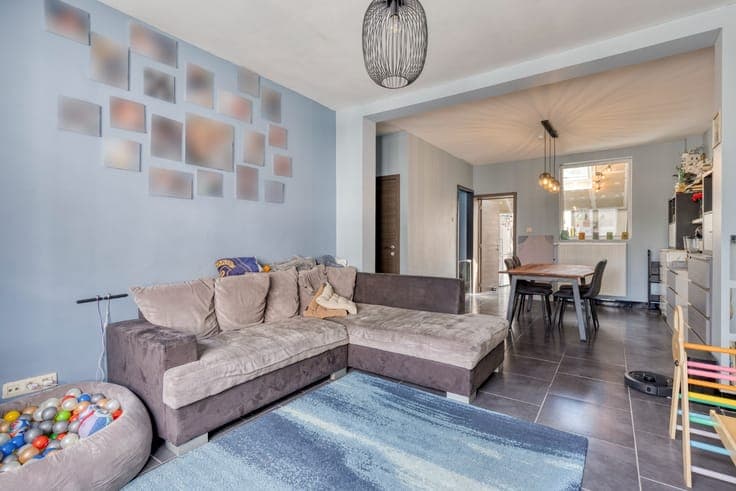 Gezellige starterswoning met 5 slaapkamers en ruime tuin ...