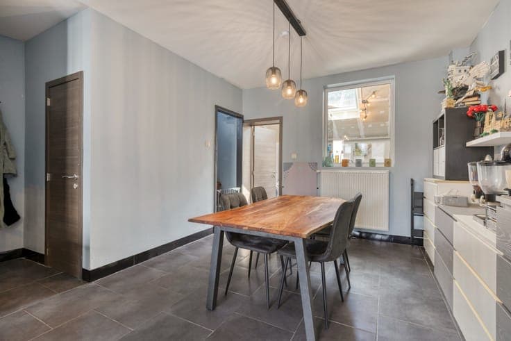 Gezellige starterswoning met 5 slaapkamers en ruime tuin ...