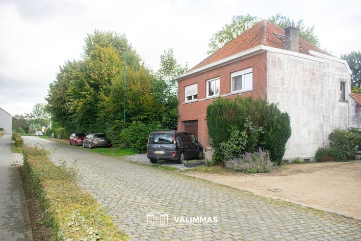 Magnifiek gelegen karaktervolle woning met garage en tuin...