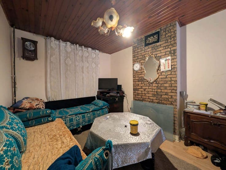 Mixed-use house with commercial ground floor – Josaphat dist