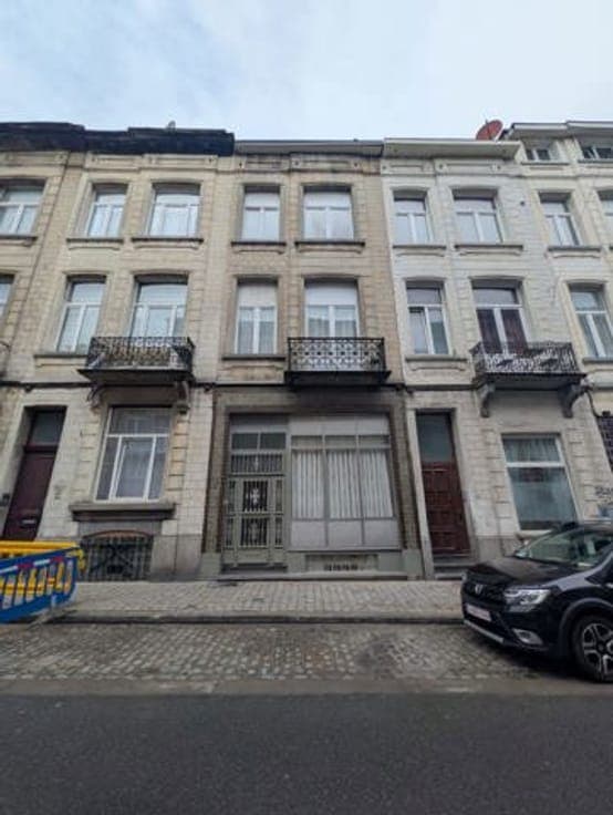 Mixed-use house with commercial ground floor – Josaphat dist