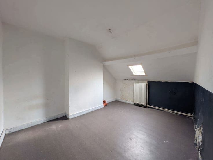 Mixed-use house with commercial ground floor – Josaphat dist