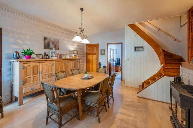3-bedroom house with potential in Huizingen