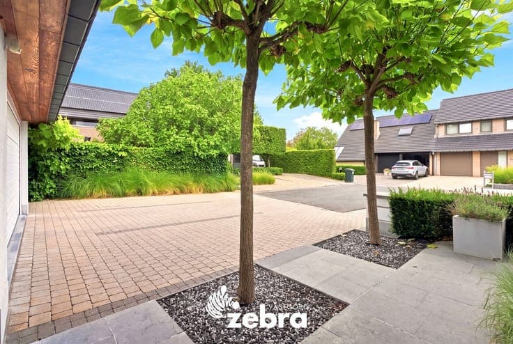 Villa in doodlopende straat te Roeselare!