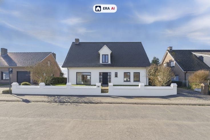 Spacious home with lots of potentiel in Pollinkhove