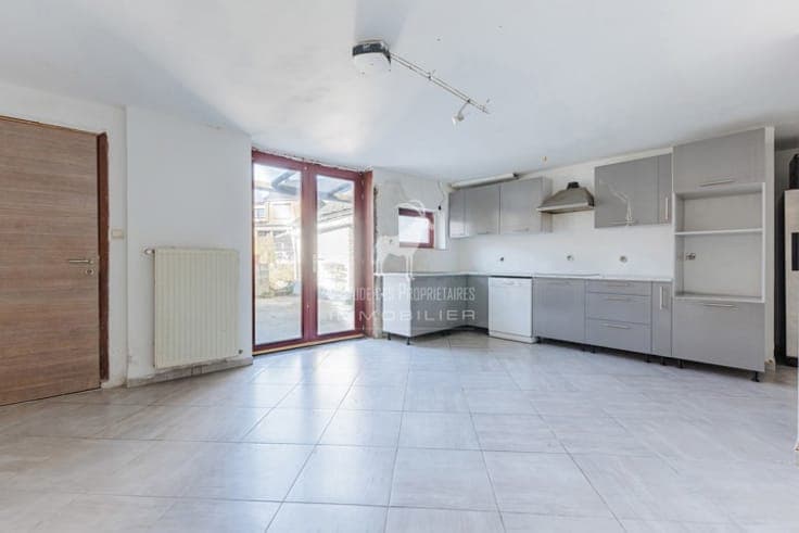 3-bedroom house for sale on MANAGE