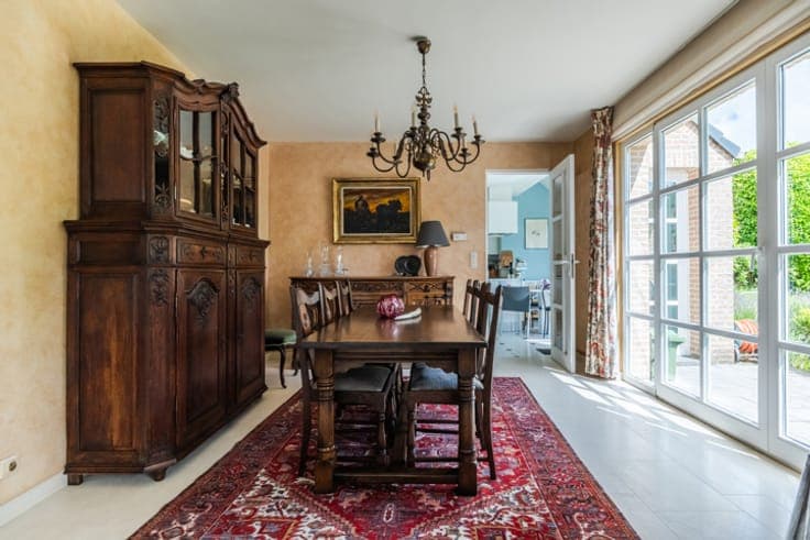 Spacious, bright family villa with swimming pool