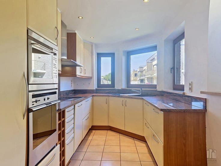 Anderlecht | 4 Bedr | Bathr+Showerr | Double Garage | Garden