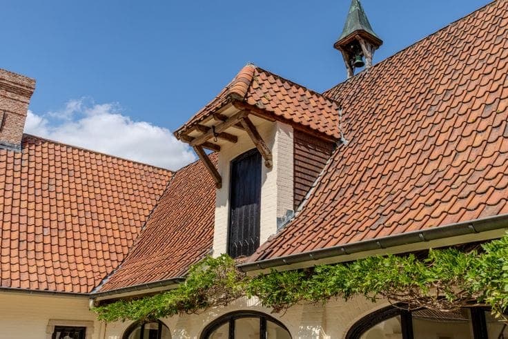 Characterful villa on an exceptional estate in Hertsberge