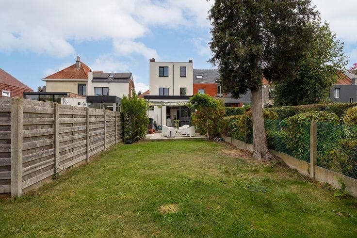 Spacious, move-in ready family home with 4 bedrooms and a s…