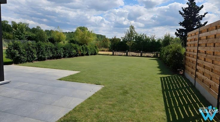 Luxury new build 5 bedrooms & open field views