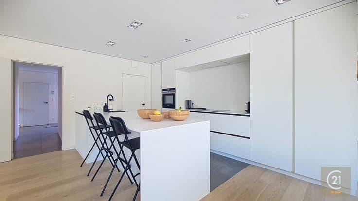 Exclusive Villa (238 m²) | EPC A | South-Facing Garden | Uni