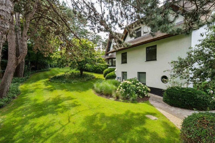 Villa for sale in a private lane in Knokke Zoute, Zeeuwspad