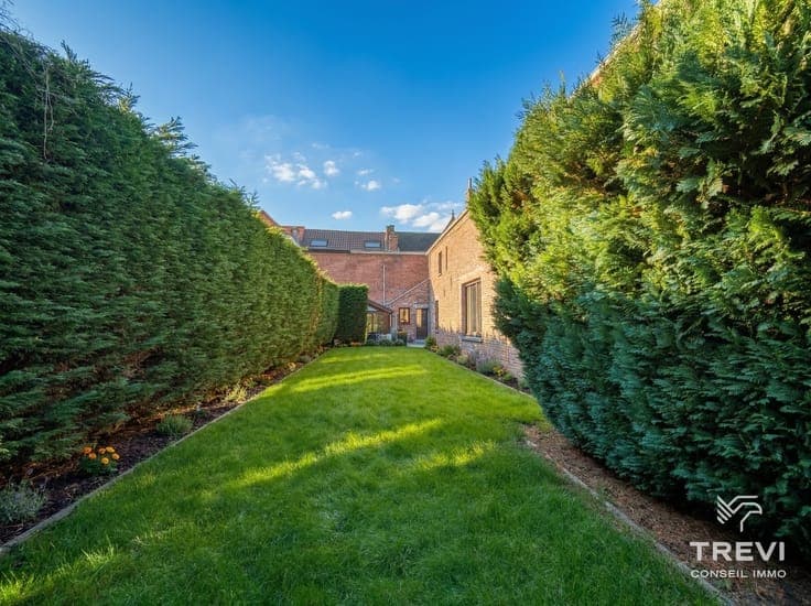 Superbe propriété de 8 chambres avec jardin
