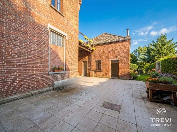 Superbe propriété de 8 chambres avec jardin