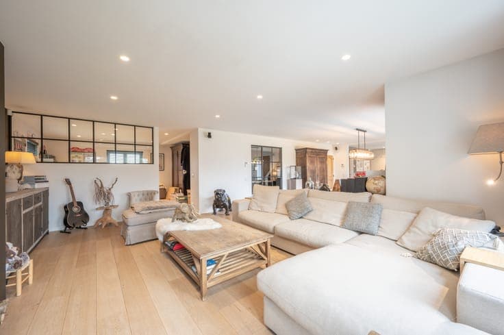 Detached villa with perfect orientation, nestled in a pri...