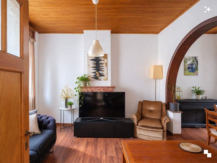 Te renoveren woning in een van de meest begeerde straten ...