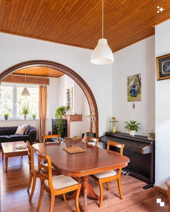 Te renoveren woning in een van de meest begeerde straten ...