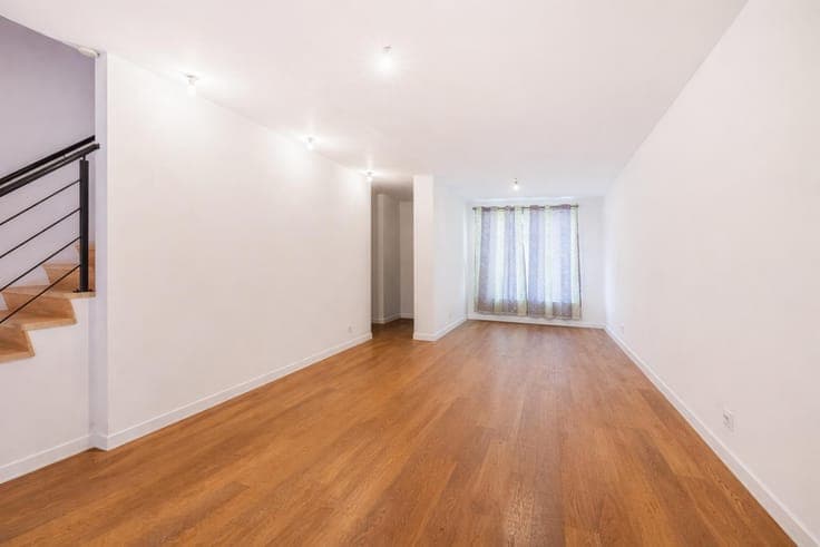 Cuesmes – One-Bedroom House with Outdoor Space – For Sale