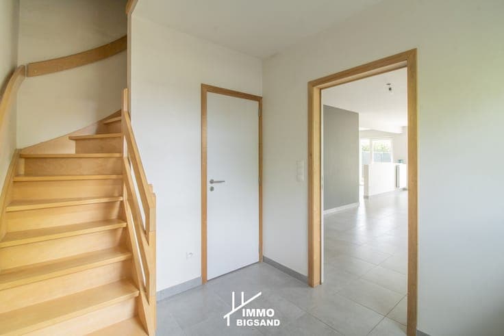 Halfopen nieuwbouwwoning te koop in rustige woonwijk met ...