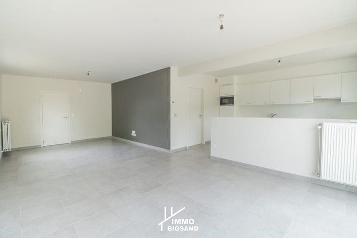 Halfopen nieuwbouwwoning te koop in rustige woonwijk met ...