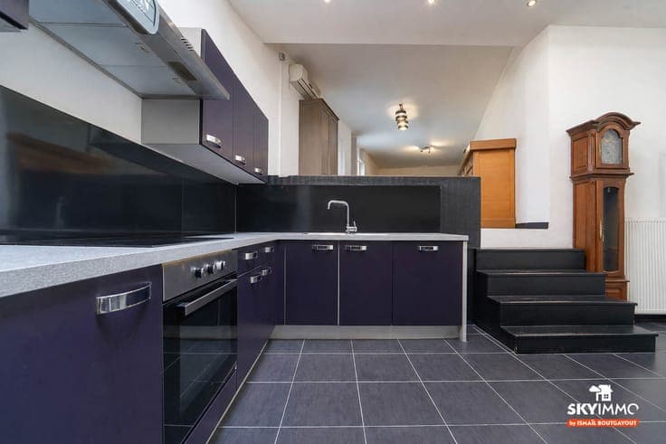 MAISON À SERAING AVEC GARAGE ET COUR - À SAISIR !