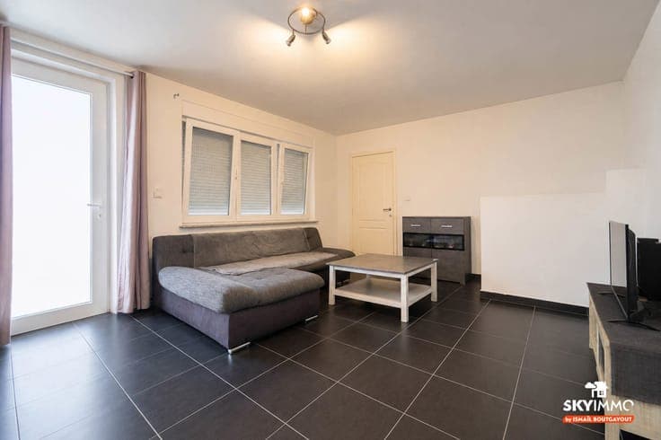 MAISON À SERAING AVEC GARAGE ET COUR - À SAISIR !