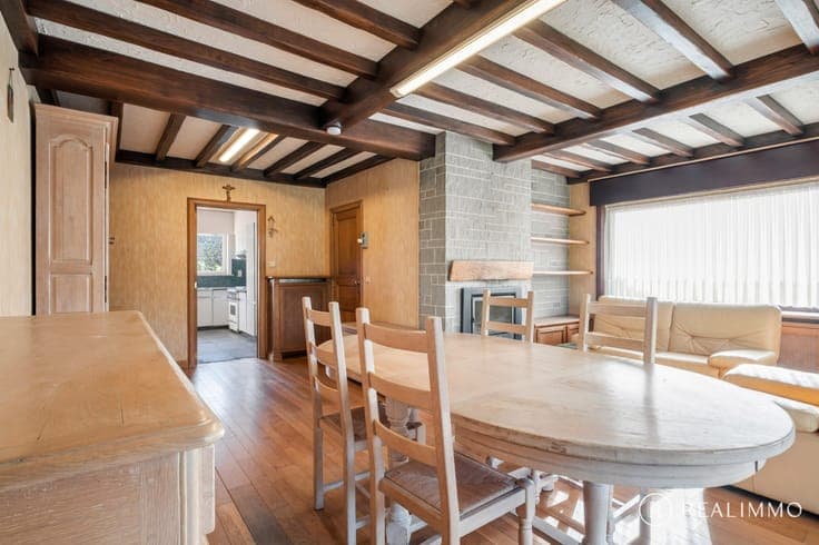 Ruime half open woning met 4 slaapkamers in een rustige w...