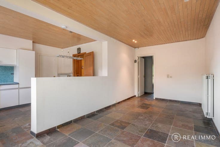 Ruime half open woning met 4 slaapkamers in een rustige w...