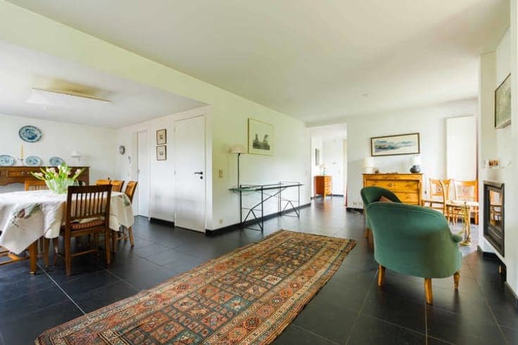 : Lush surroundings with a view of a beautiful park
