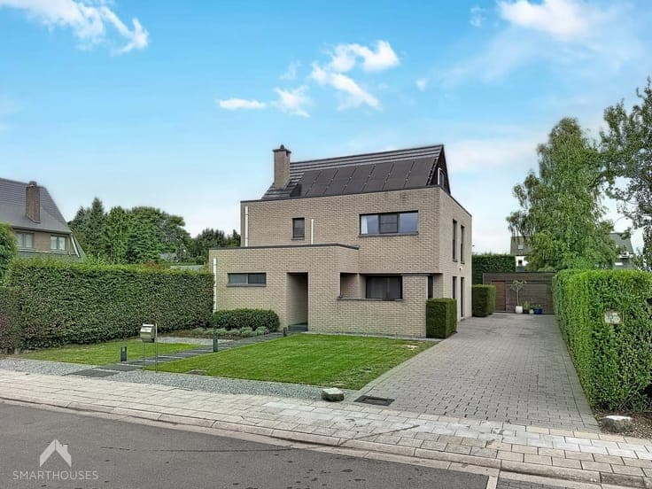 Energy-efficient family home with 4 bedrooms, 2 bathrooms an
