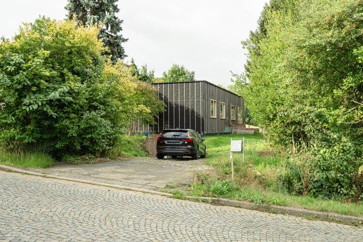 Te koop, unieke vrijstaande woning met 3 slpk, veel licht...