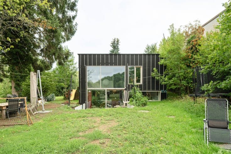 Te koop, unieke vrijstaande woning met 3 slpk, veel licht...