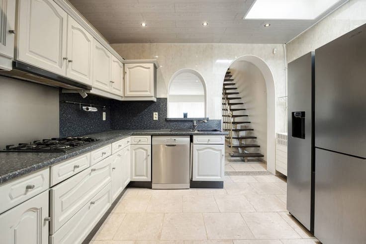 Spacious 3 bedroom house with garden and garage in Deurne!