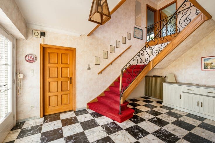 Conveniently located to renovate house with 4 bedrooms on 9
