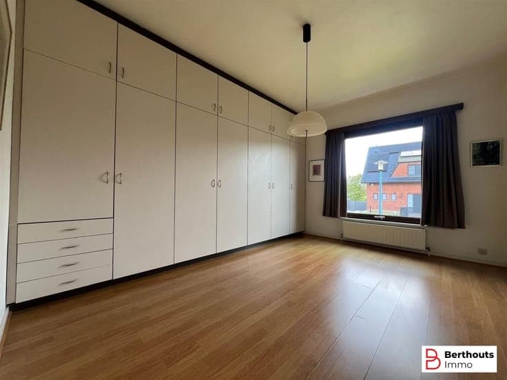 CHARMANTE 4-GEVEL WONING VLAKBIJ CENTRUM