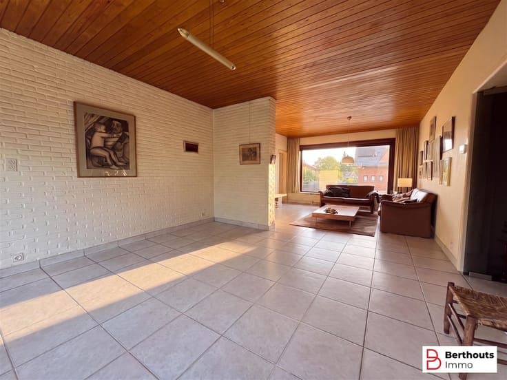 CHARMANTE 4-GEVEL WONING VLAKBIJ CENTRUM