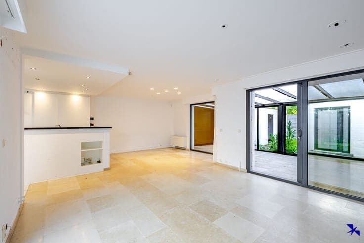 Versatile property with central location, garage and sunny c