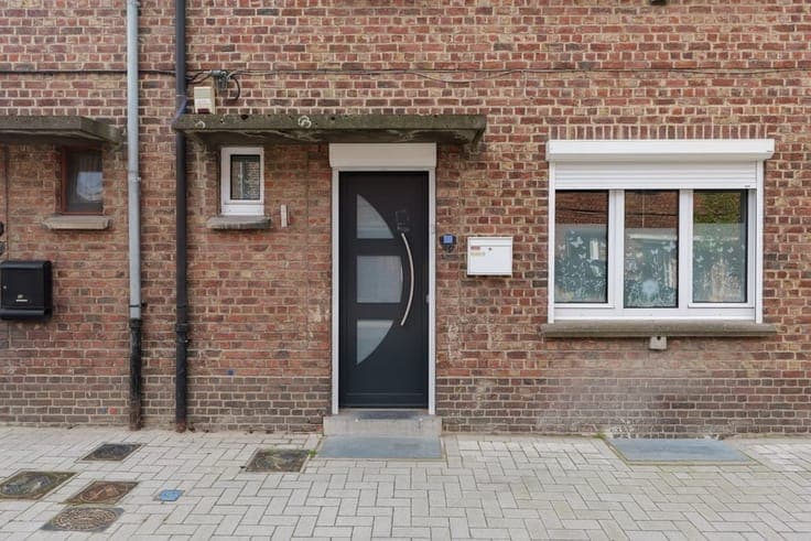 CHARMANTE STADSWONING MET 3 SLAAPKAMERS EN GEZELLIGE STAD...