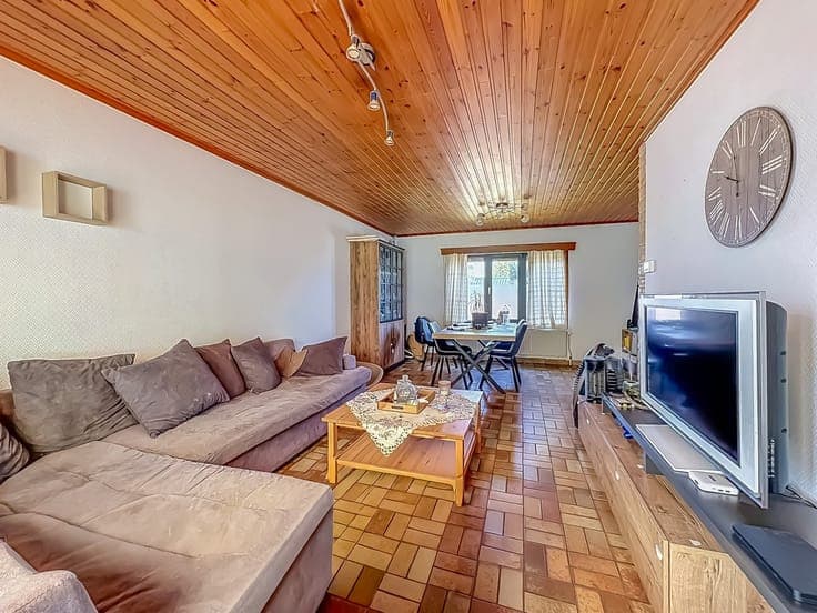 JOLIE VILLA