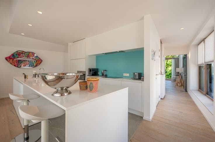 Recente woning aan het karaktervolle Oosthoekplein.