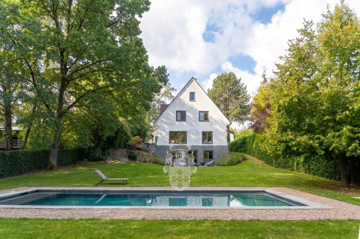Rhode-Saint-Genèse – 5-bedroom villa with swimming pool and