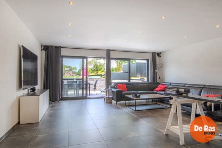 WELLE-Gerenov. herenhuis met charmante gevel en moderne luxe