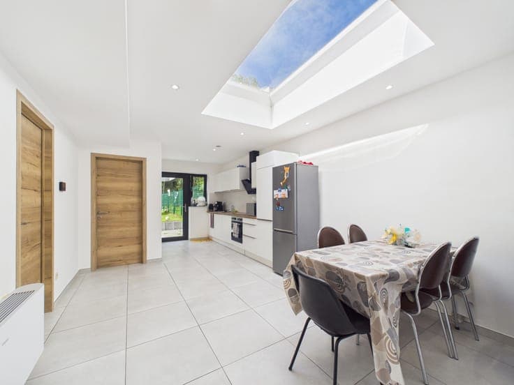Renovated 2-bedroom house with garden