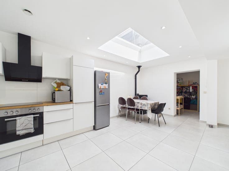 Renovated 2-bedroom house with garden