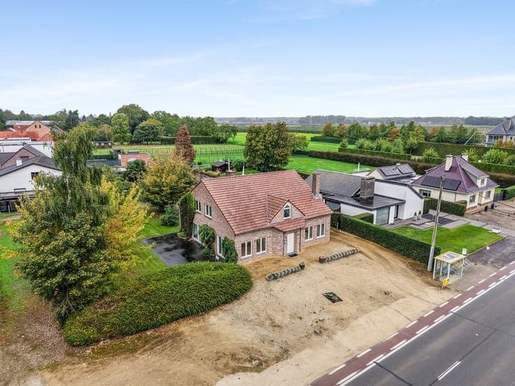 RUIME WONING MET VEEL POTENTIEEL, 4 SLAAPKAMERS EN EEN GR...