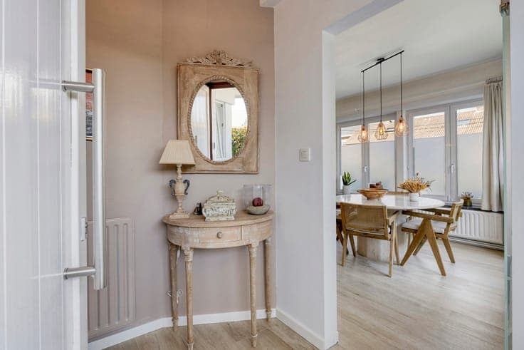 Charming villa in a prime location with a spacious garage