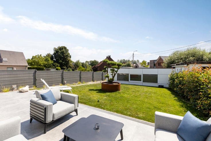 Charming villa in a prime location with a spacious garage